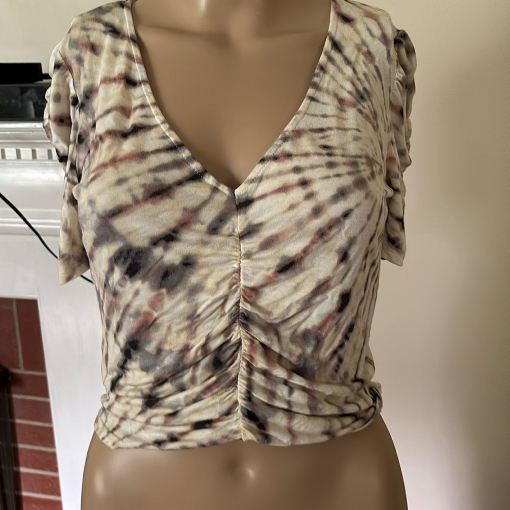 Cropped low cut